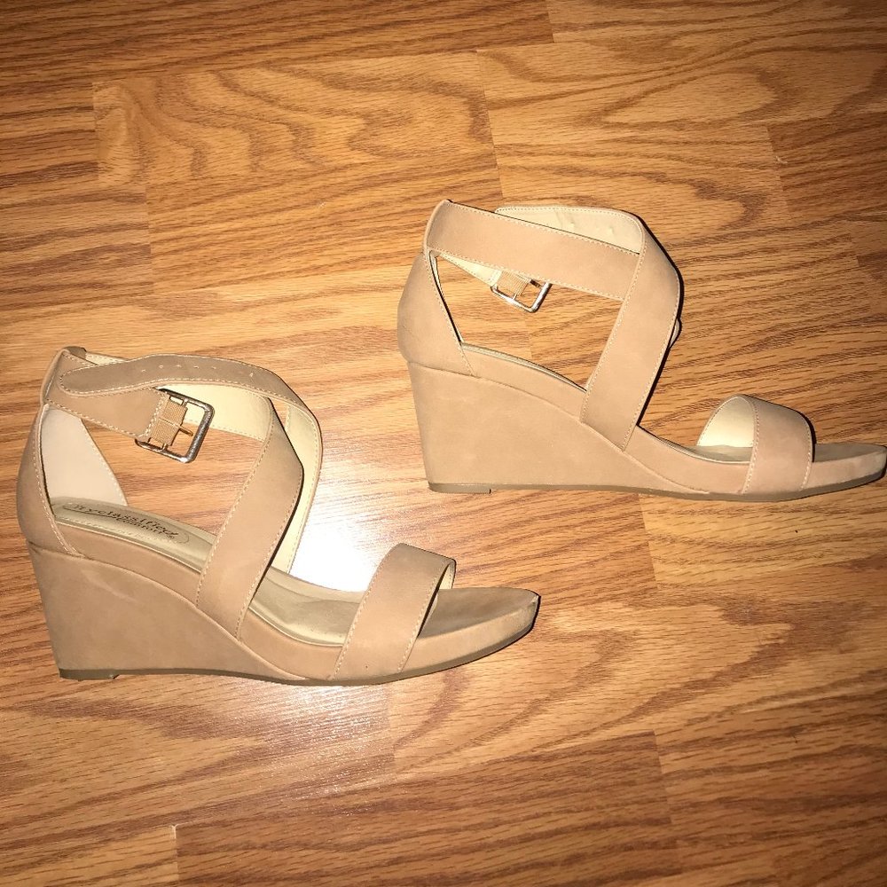 Tan wedges